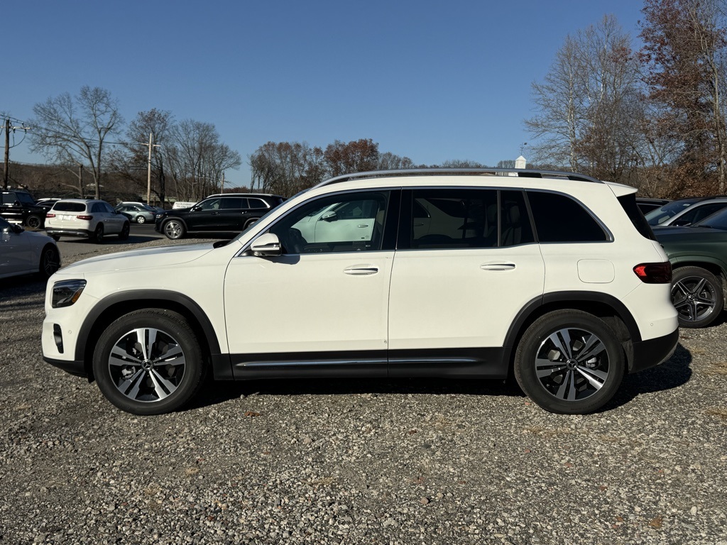 2026 Mercedes Benz GLB 250 4MATIC photo 3