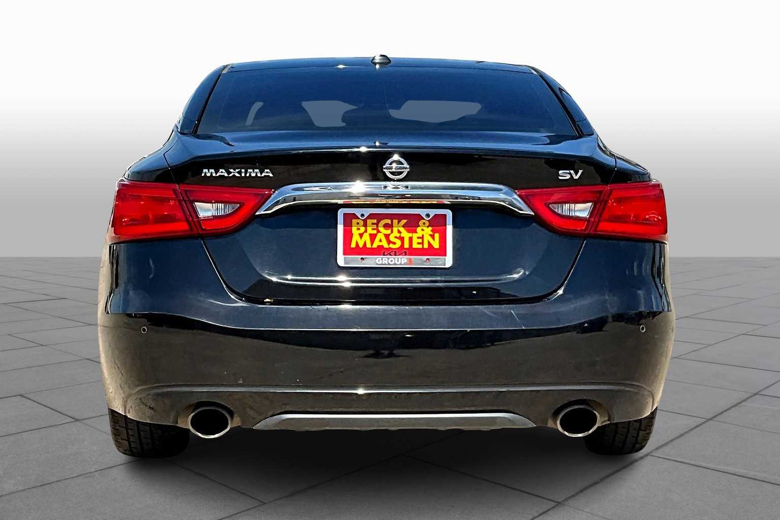 2017 Nissan Maxima SV photo 4