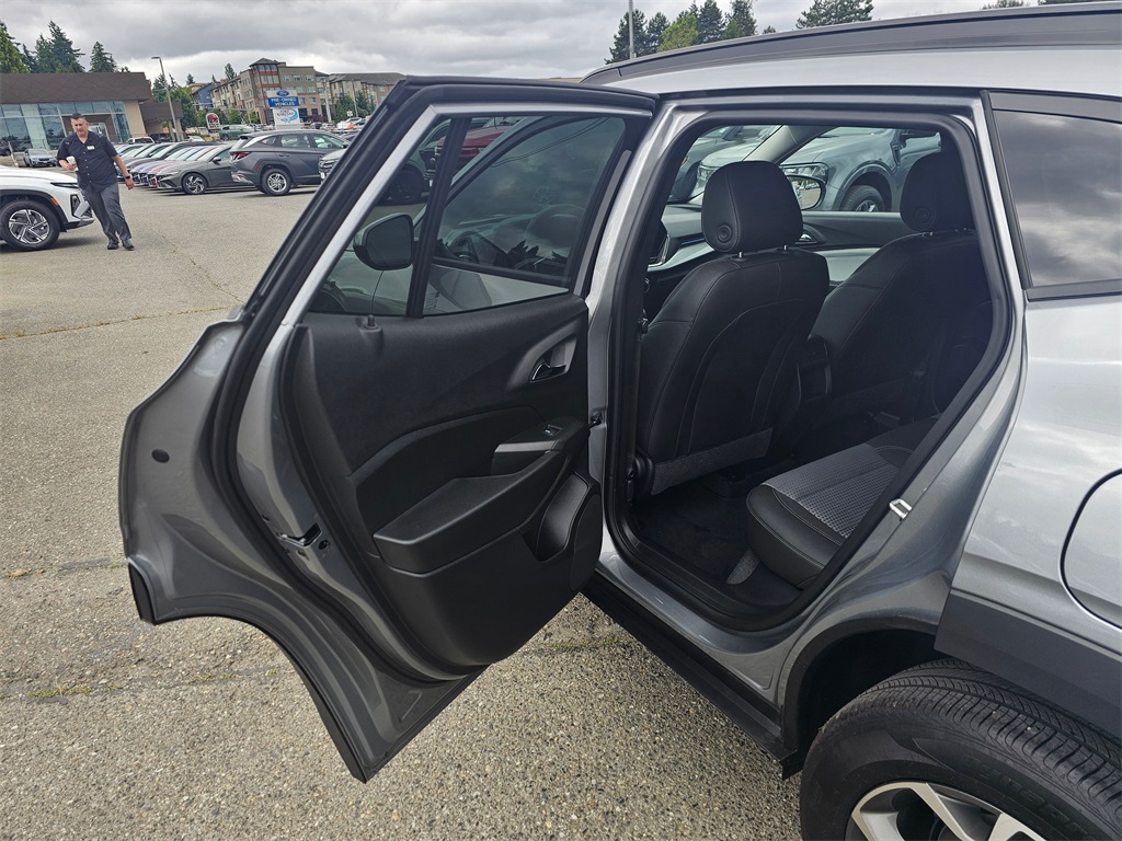 2024 Chevrolet Trax LT photo 15
