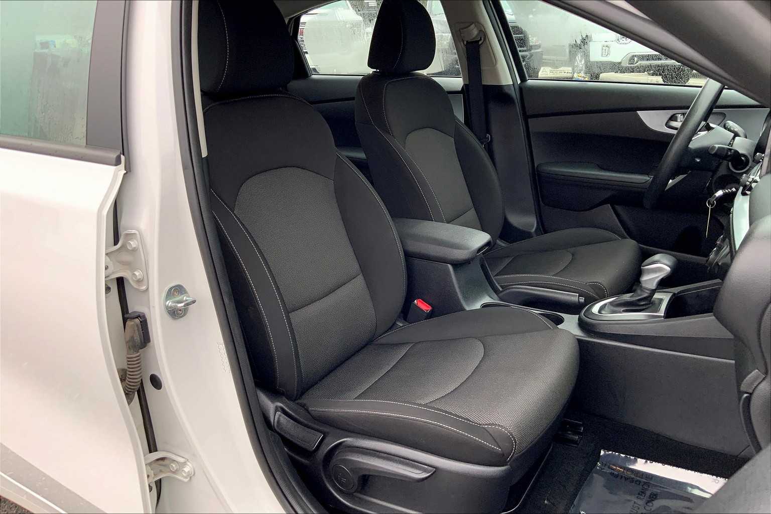 2023 Kia Forte LXS photo 8