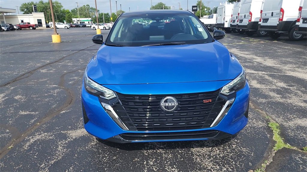 2024 Nissan Sentra SR photo 3