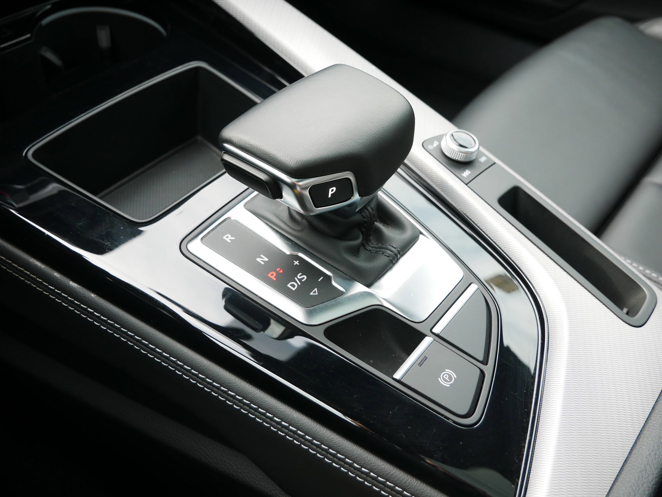 2023 Audi A4 S line Quattro Premium Plus photo 24