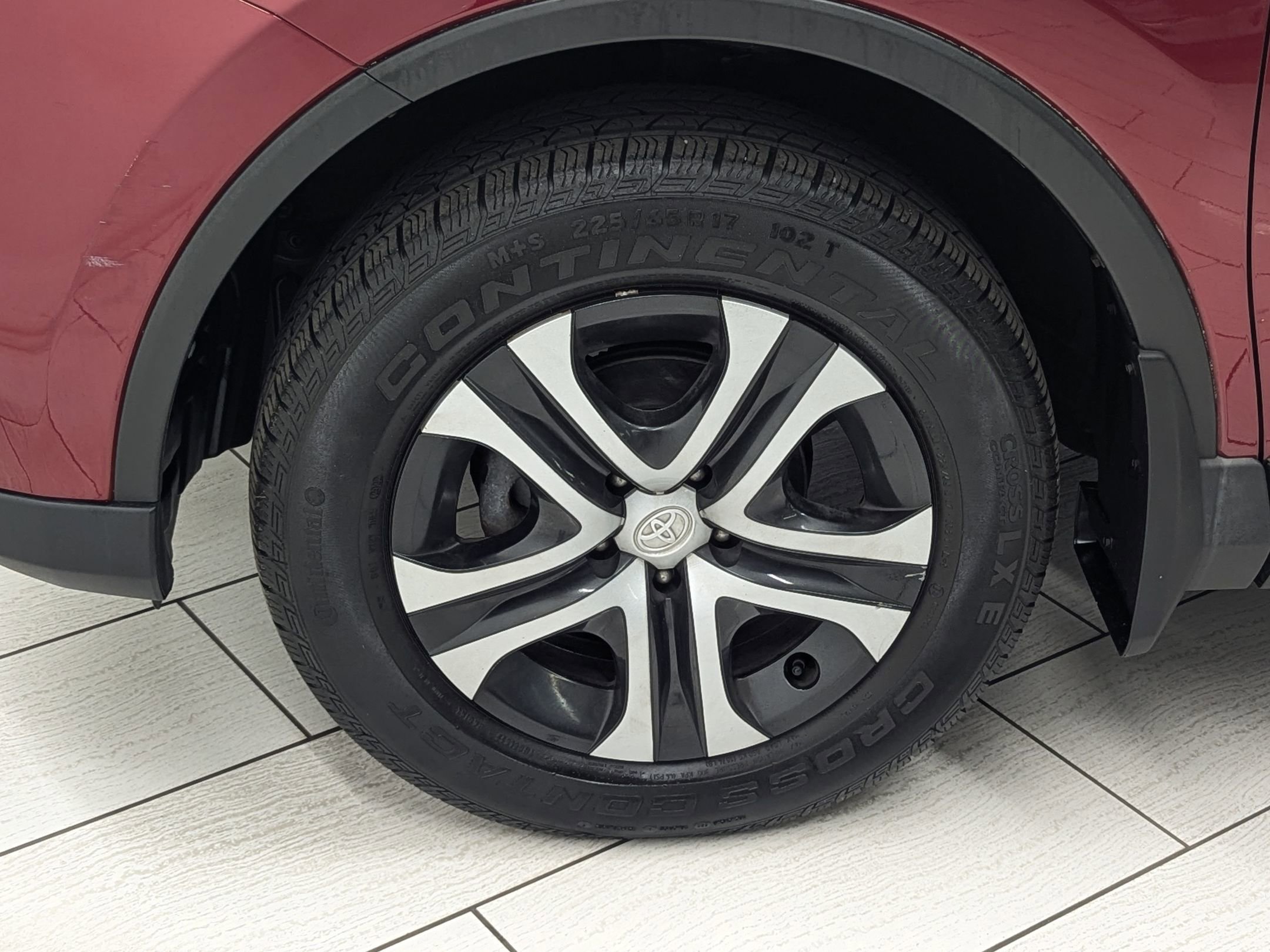 2018 Toyota RAV4 LE photo 9