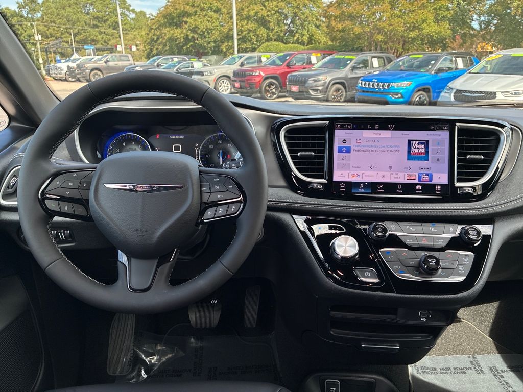 2026 Chrysler Pacifica photo 12