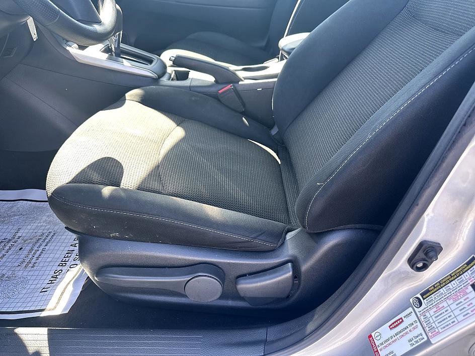 2019 Nissan Sentra S photo 9