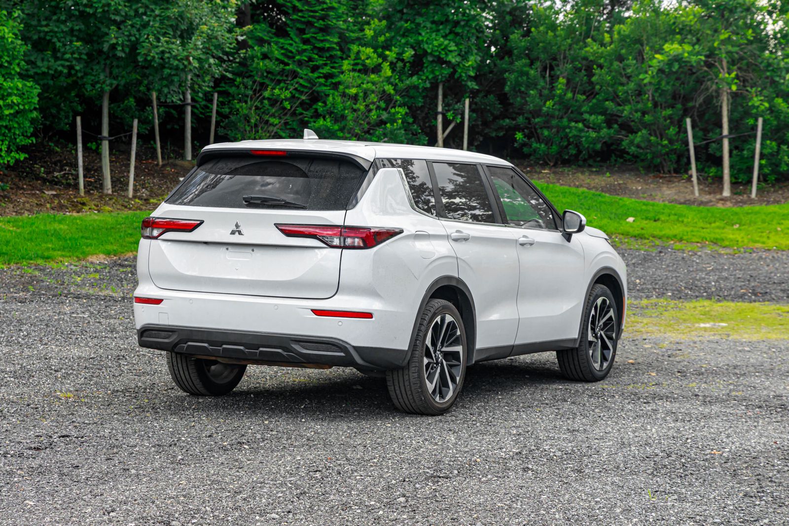 2022 Mitsubishi Outlander ES photo 8