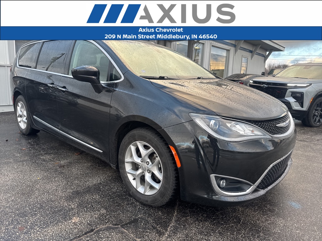 2018 Chrysler Pacifica Touring L's photo