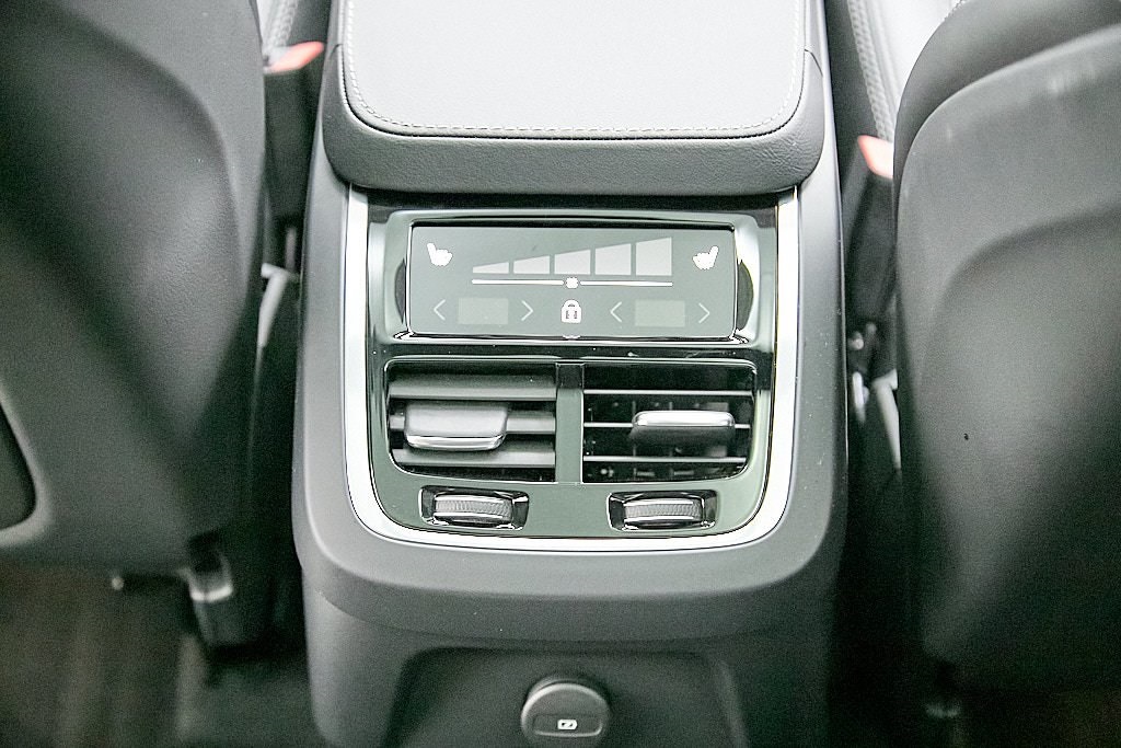 2025 VOLVO XC90 - Image 24