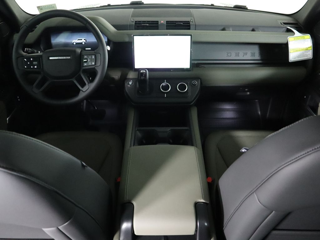 2025 Land Rover Defender 110 S photo 12