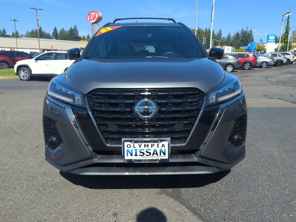 2021 Nissan Kicks SR photo 3