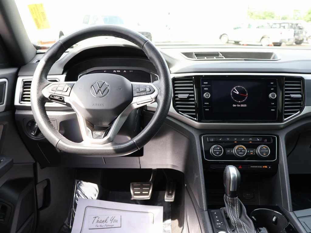 2023 Volkswagen Atlas Cross Sport V6 SEL R-Line photo 19