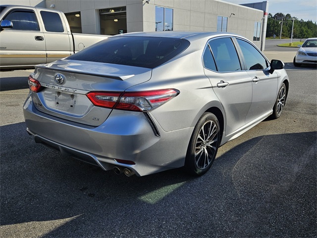 2018 Toyota Camry SE photo 7