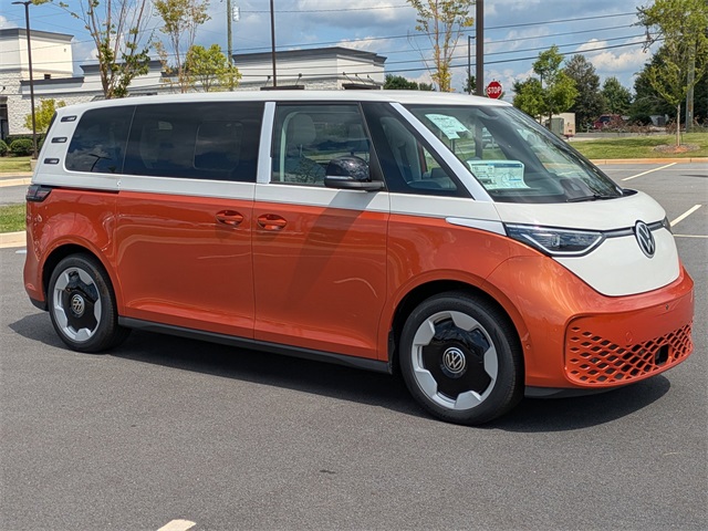 2025 Volkswagen ID. Buzz Pro Plus photo 2