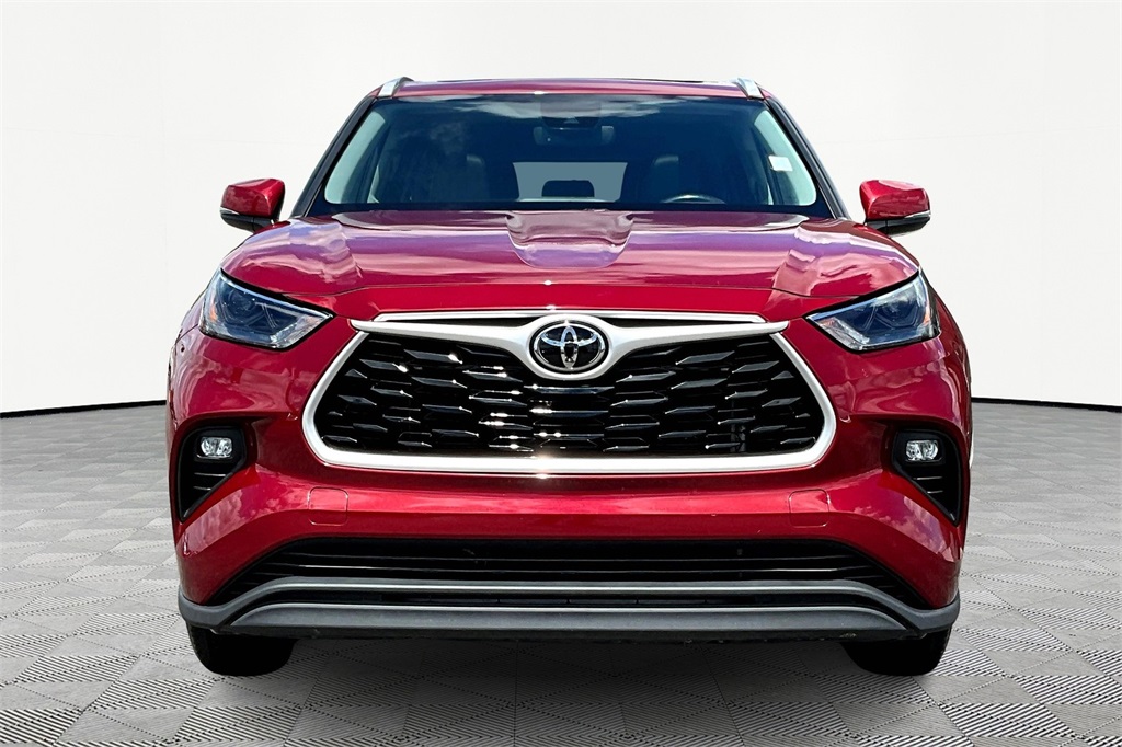 Image 3 of Pre-Owned 2022 Toyota Highlander XLE