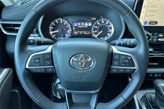 2024 Toyota Highlander XLE photo 19