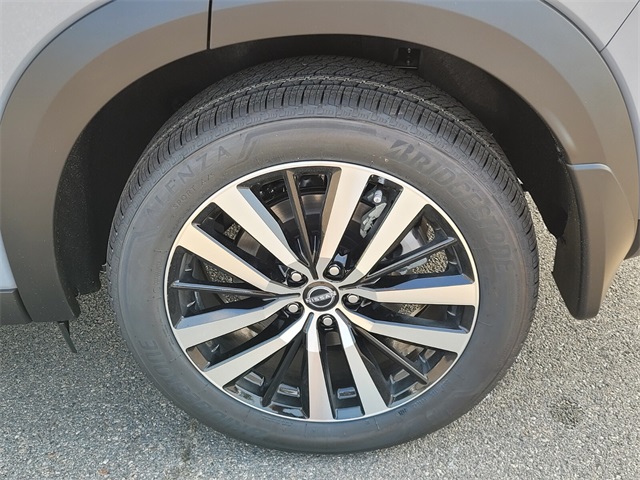 2025 Nissan Pathfinder Platinum photo 7