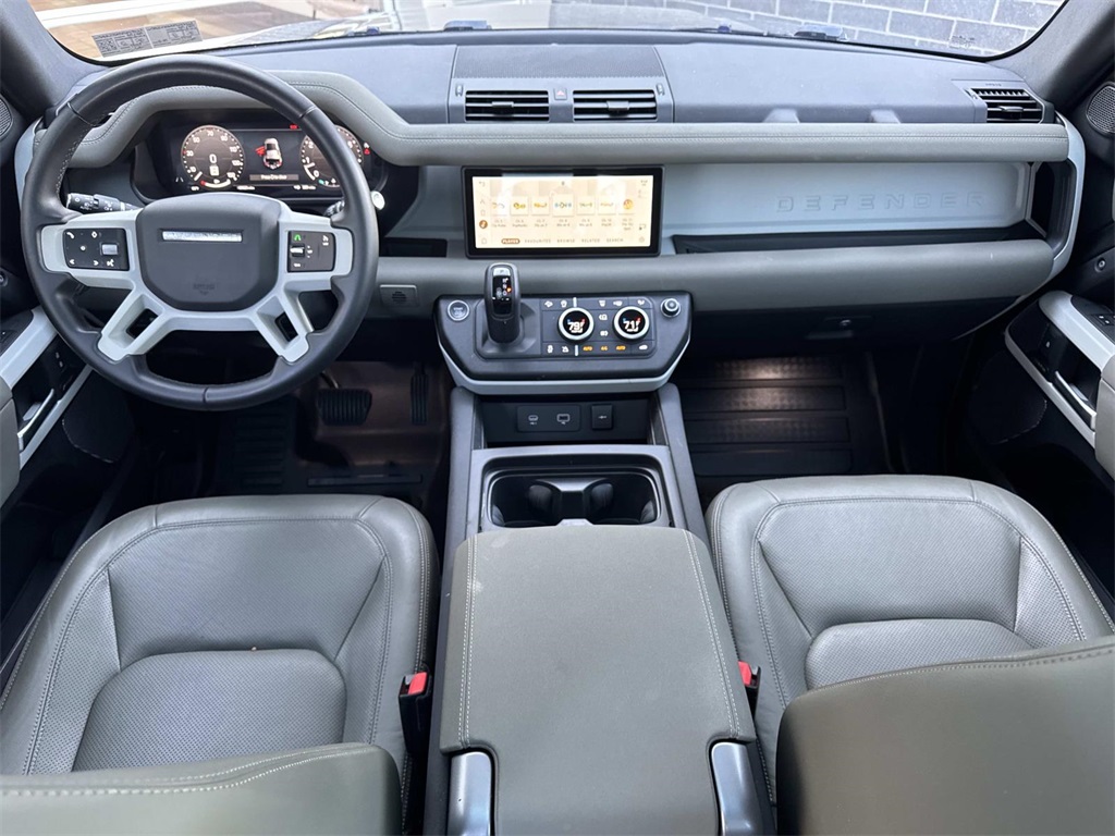 2023 Land Rover Defender 110 S photo 16