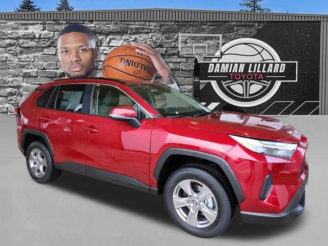 2025 Toyota RAV4 XLE's photo