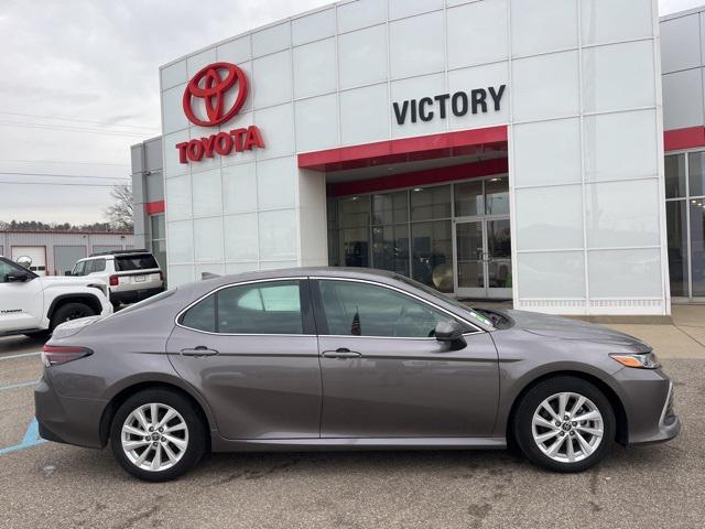 2024 Toyota Camry LE photo 3