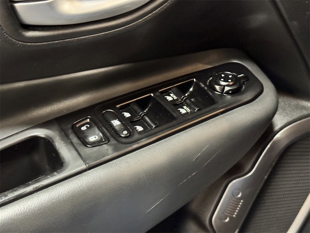 2023 Jeep Renegade Latitude Upland photo 39