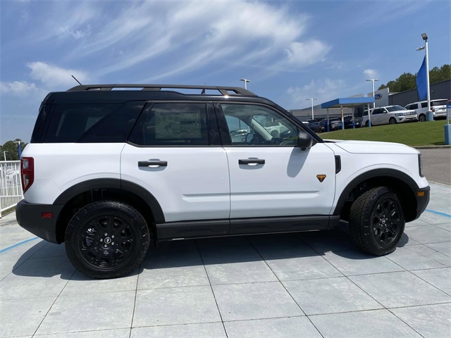 2025 Ford Bronco Sport Badlands photo 2