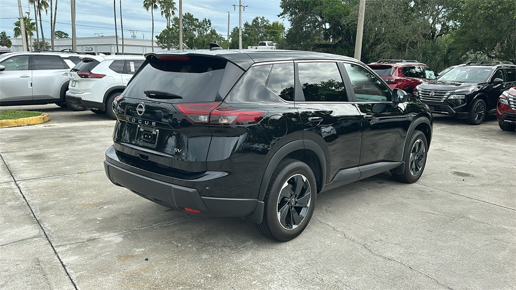 2024 Nissan Rogue SV photo 4