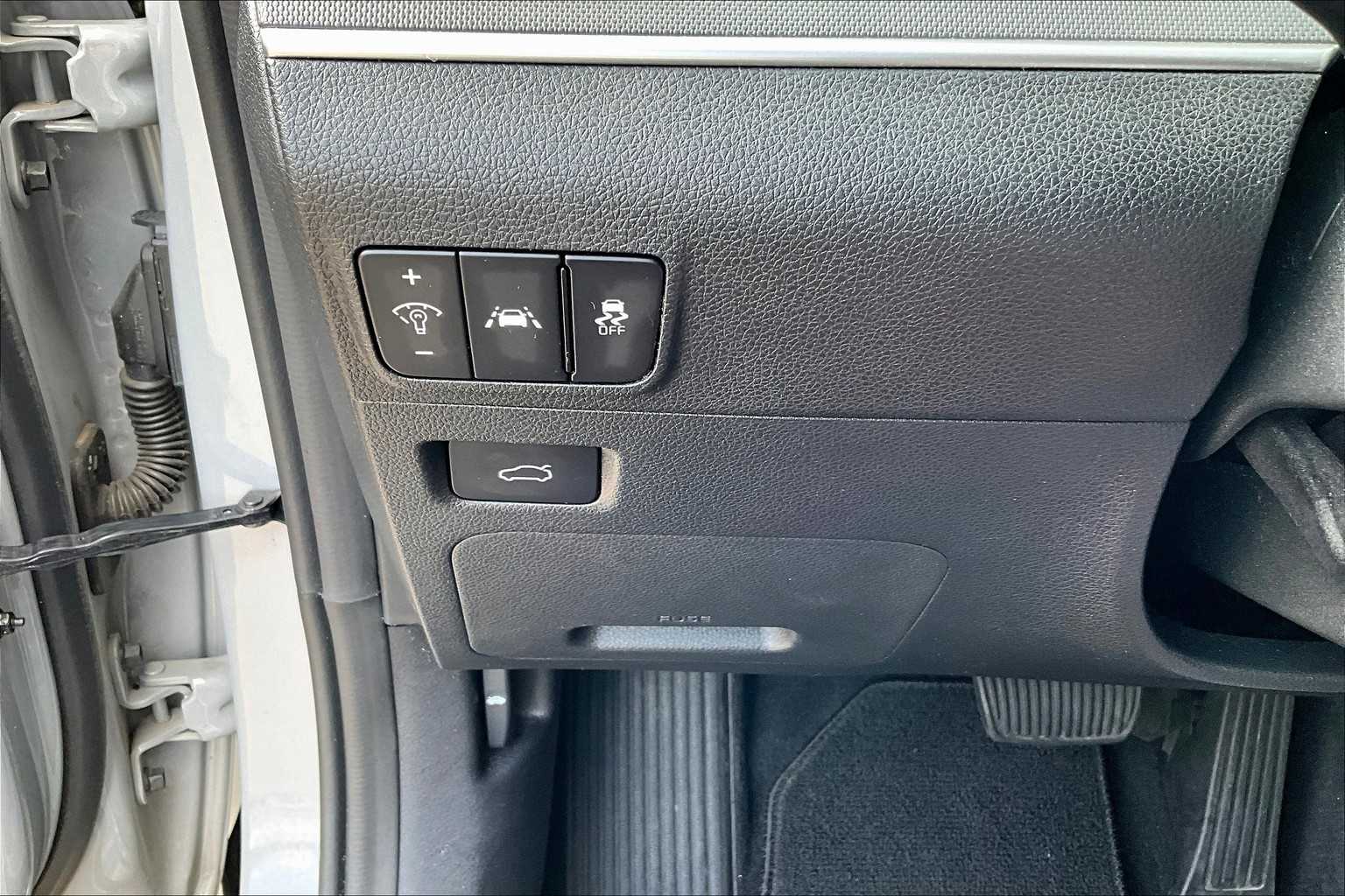 2022 Kia K5 GT-Line photo 29