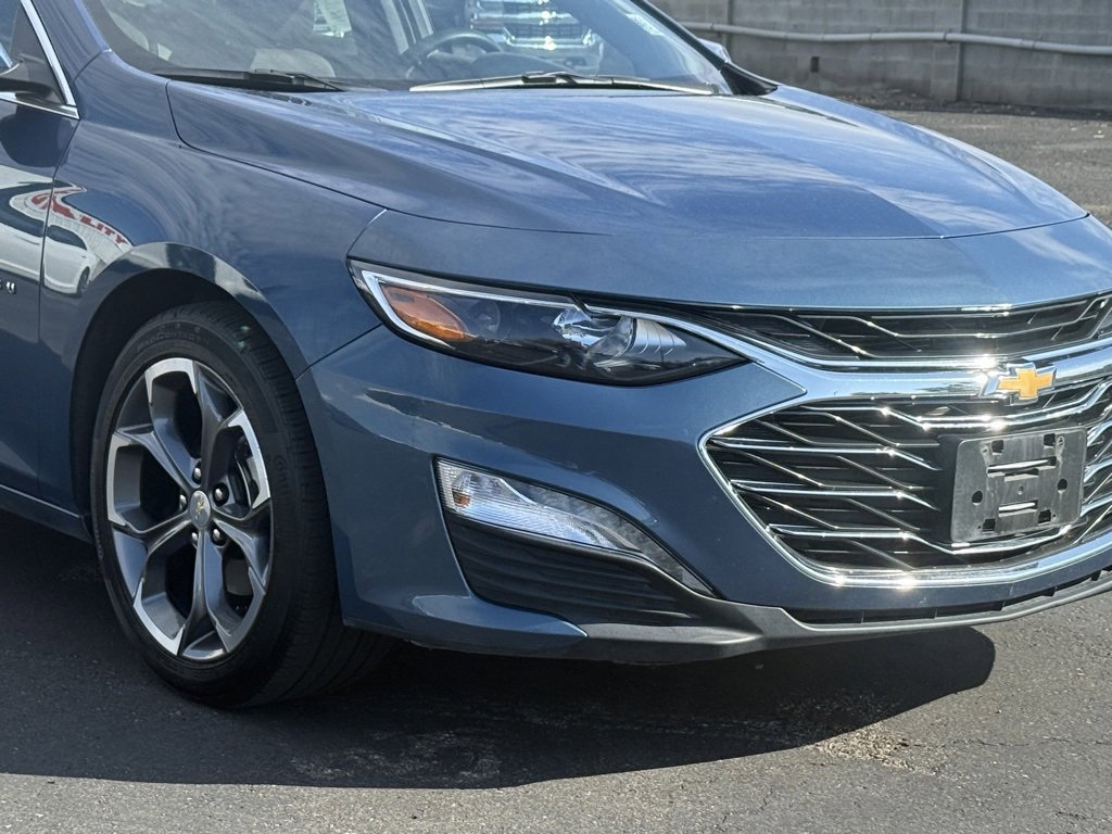 2024 Chevrolet Malibu 1LT photo 2