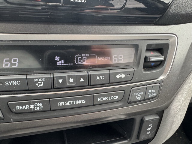 2017 Honda Pilot EX-L photo 27