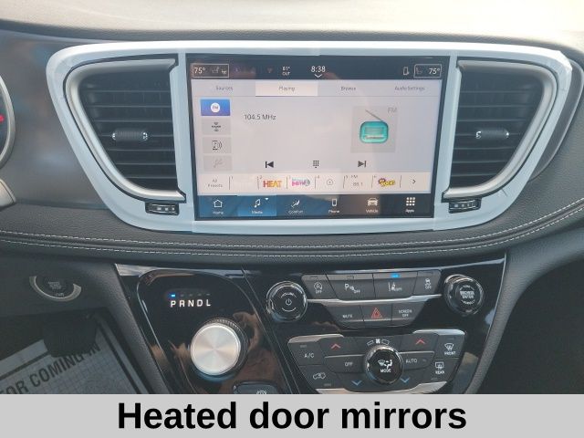 2026 Chrysler Pacifica photo 6