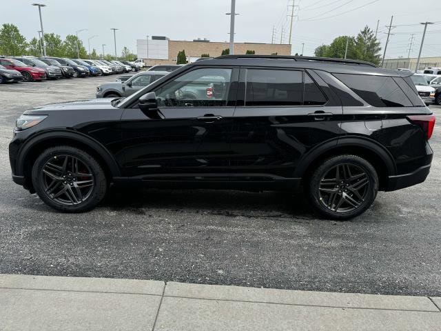 2025 Ford Explorer ST photo 2