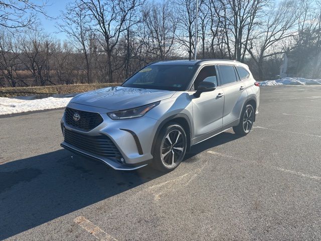 2022 Toyota Highlander L's photo