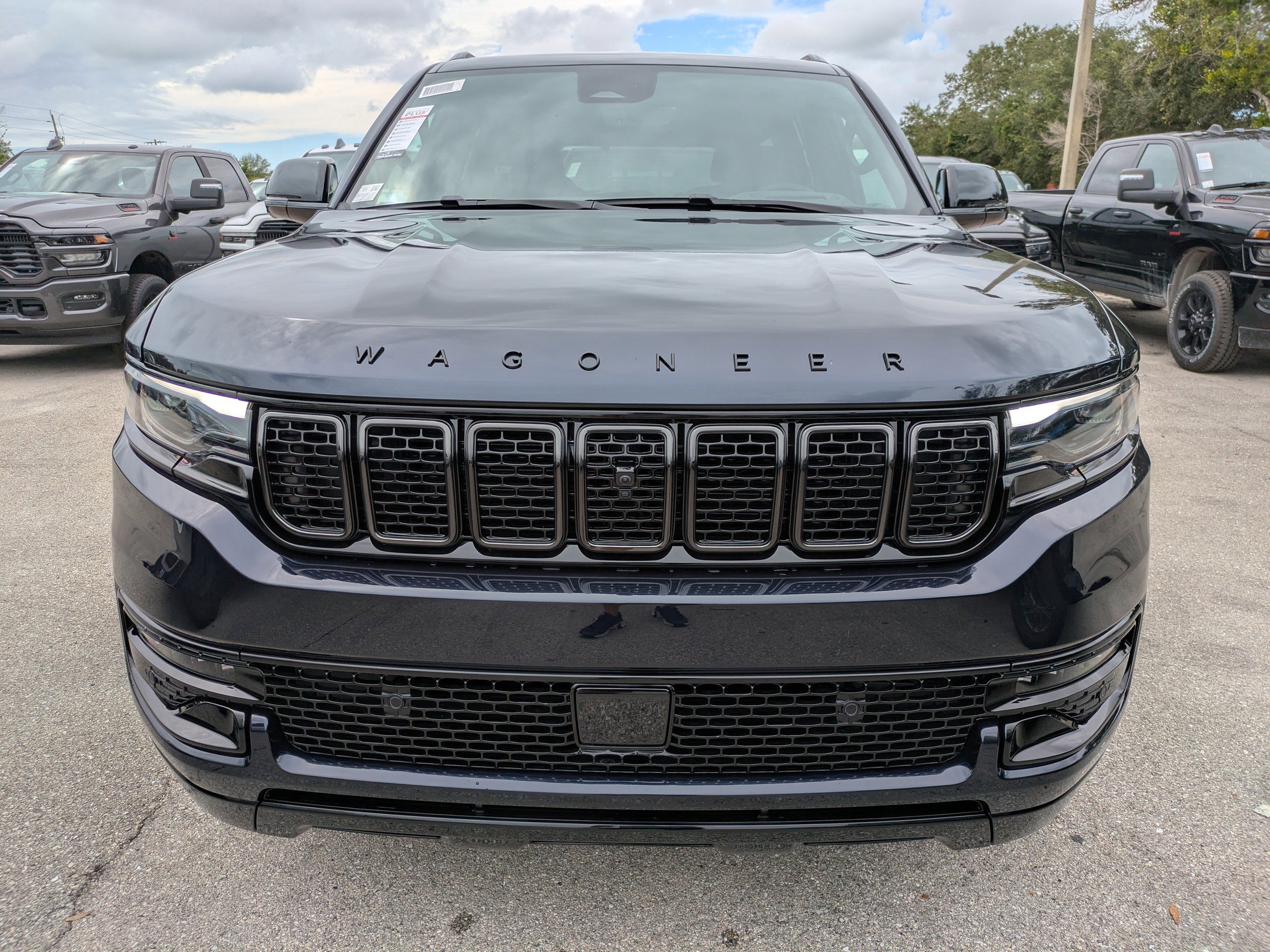 2025 Jeep Wagoneer Series II Carbide photo 2