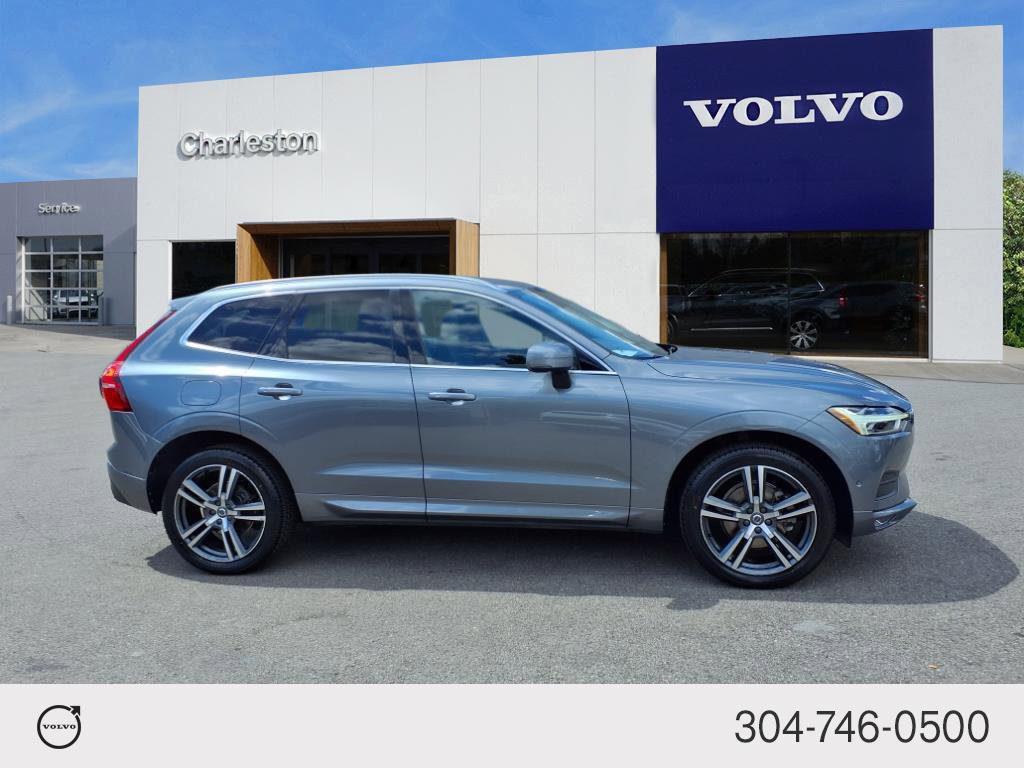 2018 Volvo XC60 Momentum photo 2