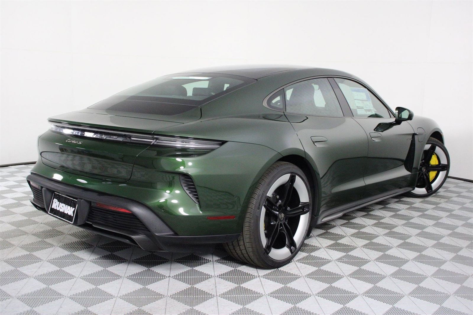 2025 Porsche Taycan Turbo S photo 7
