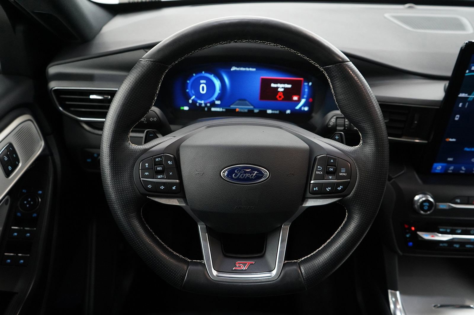 2020 Ford Explorer ST photo 13