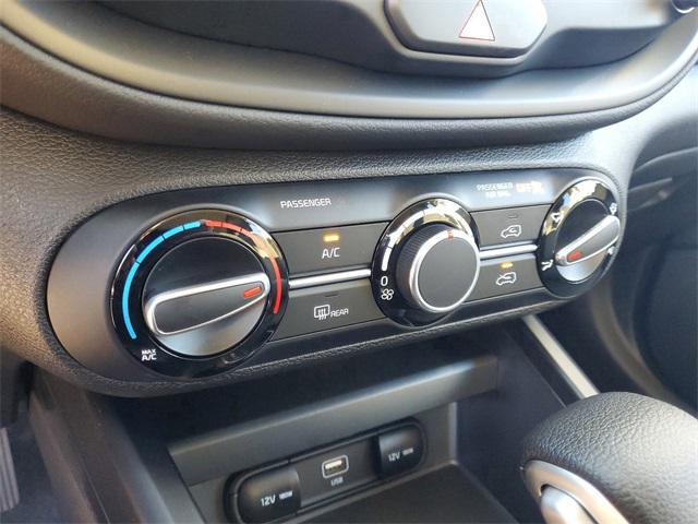 2025 Kia Soul LX photo 17