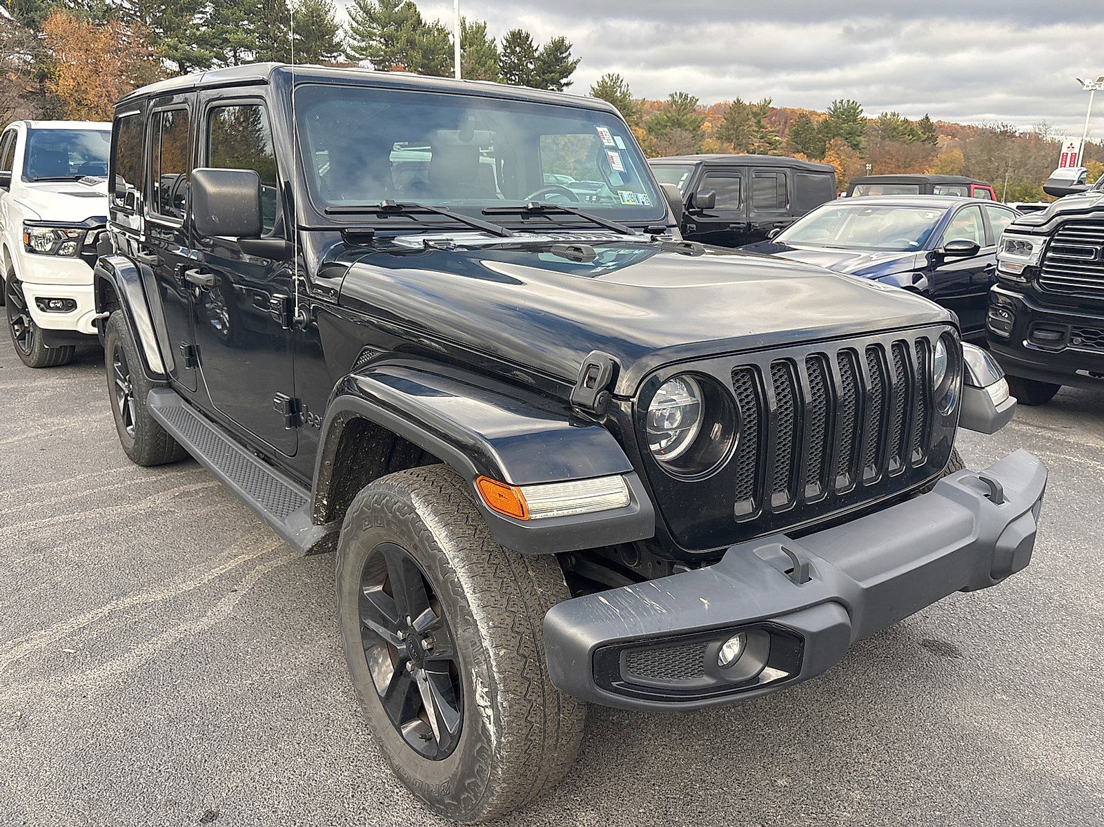 2021 Jeep Wrangler Unlimited Sahara Altitude photo 2