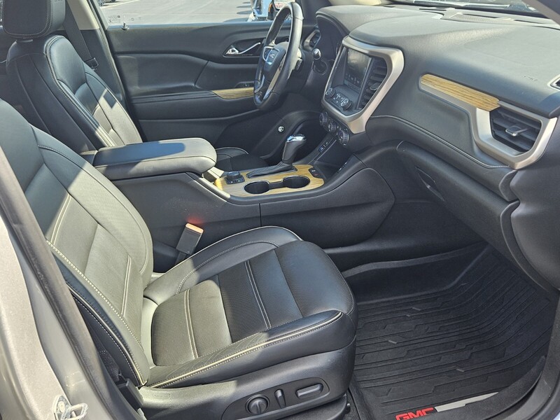 2018 Gmc Acadia Denali photo 16