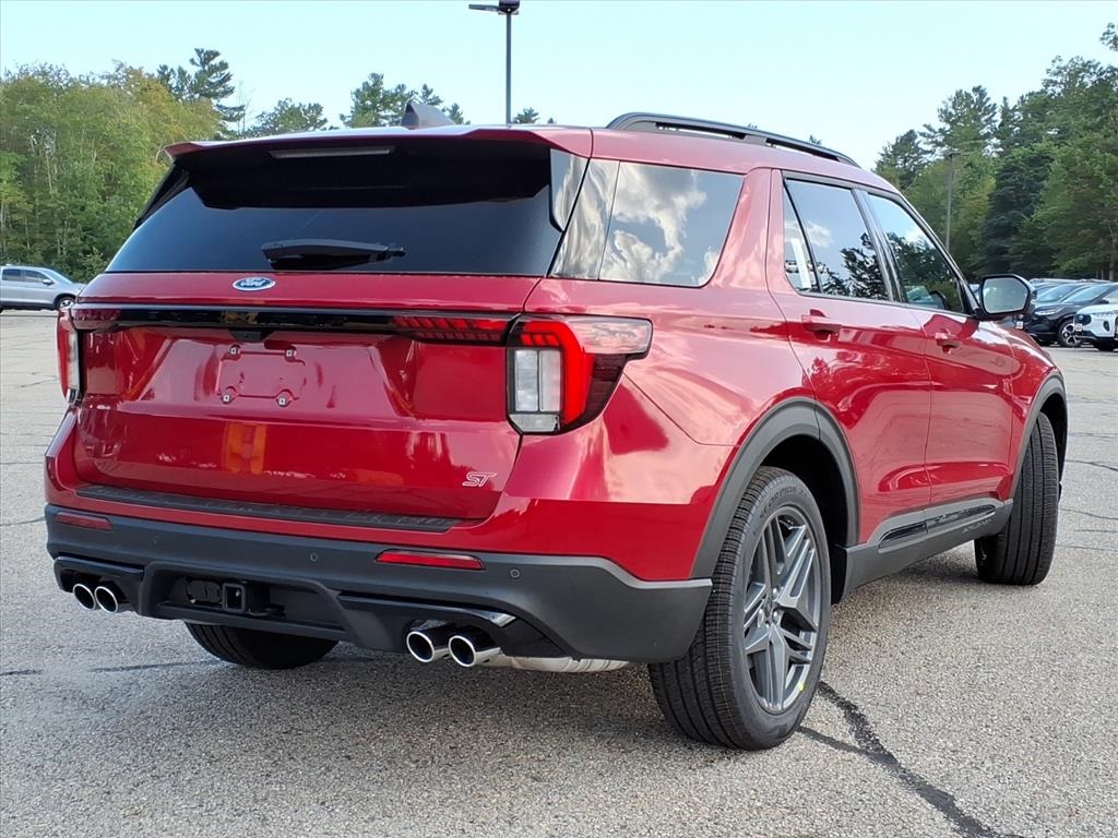 2025 Ford Explorer ST photo 3