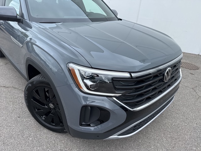 2026 Volkswagen Atlas Cross Sport SE Technology photo 3