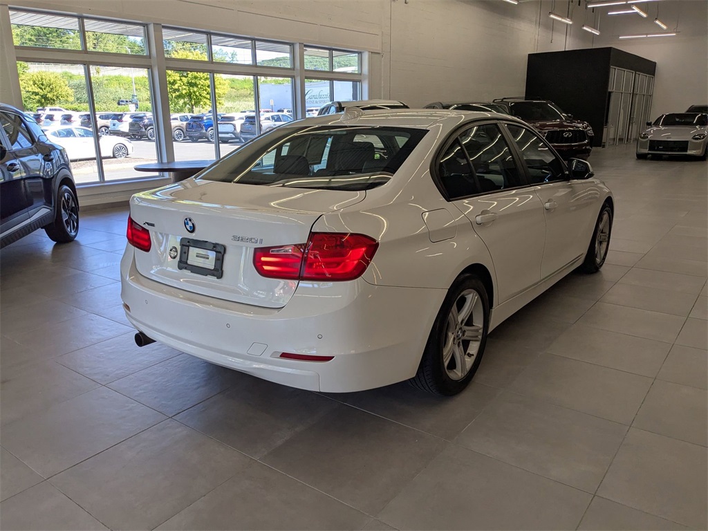 2014 Bmw 320i xDrive SA photo 2