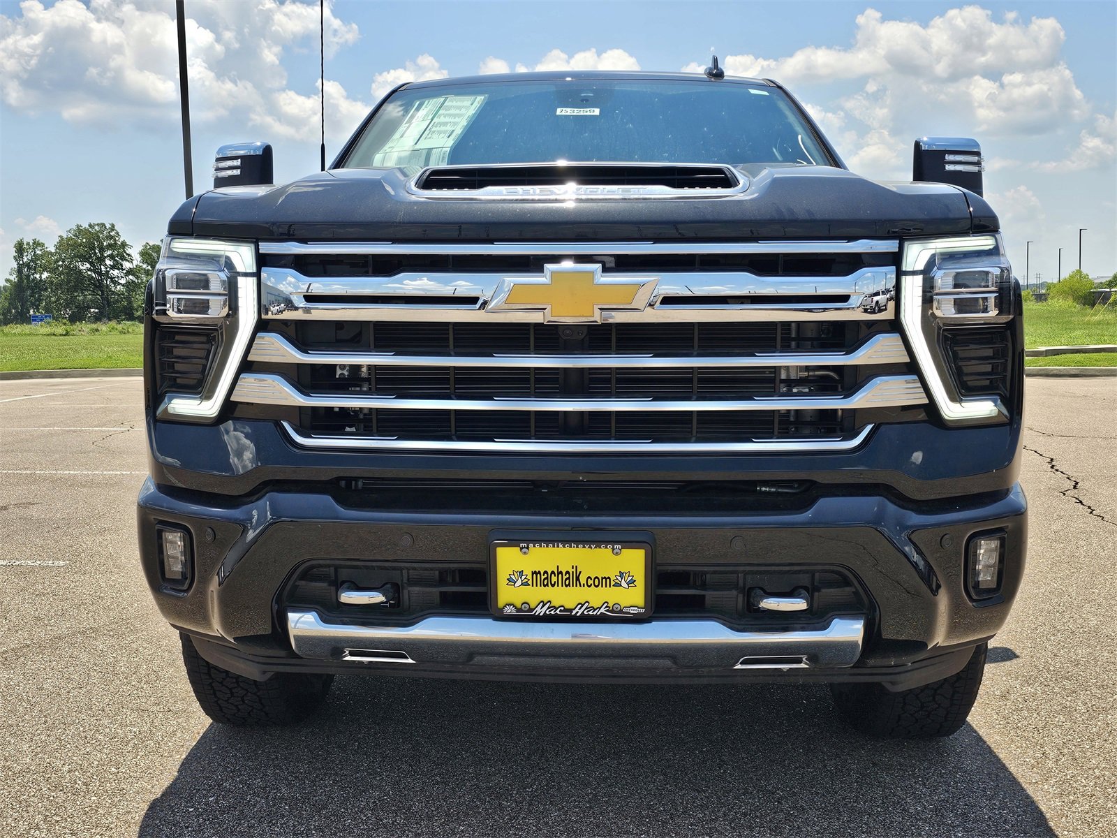 2025 Chevrolet Silverado 2500HD High Country photo 2