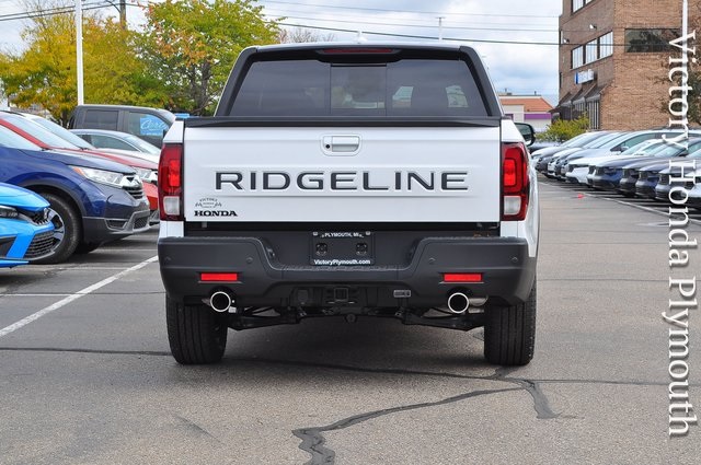 2026 Honda Ridgeline Black Edition photo 4
