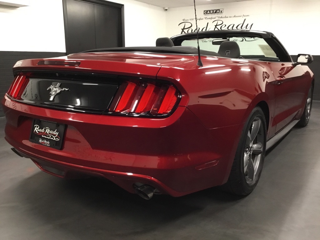 2016 Ford Mustang V6 Convertible photo 16