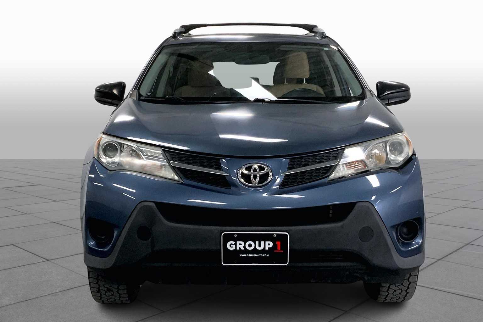 2013 Toyota RAV4 LE photo 2