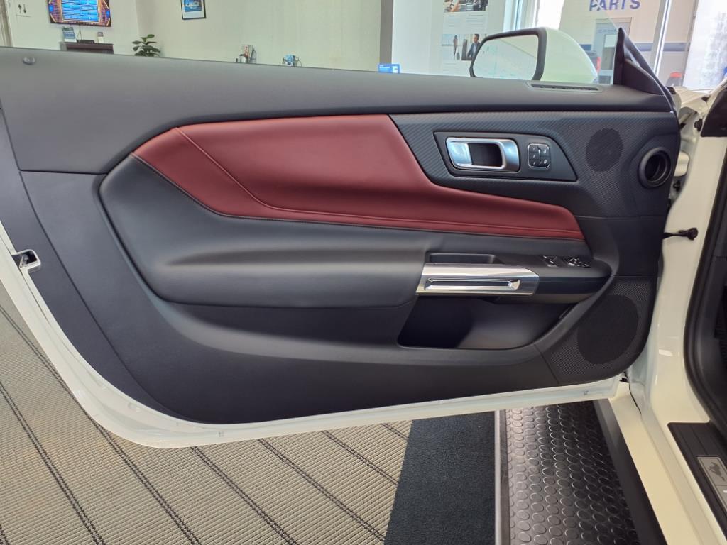 2025 Ford Mustang GT Premium photo 4