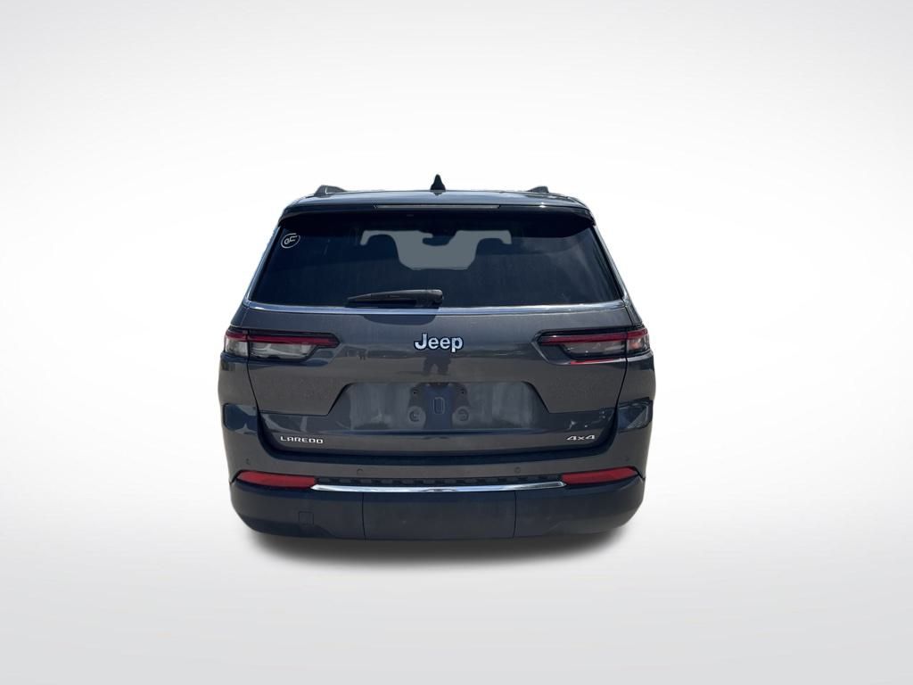 2023 Jeep Grand Cherokee Laredo photo 4