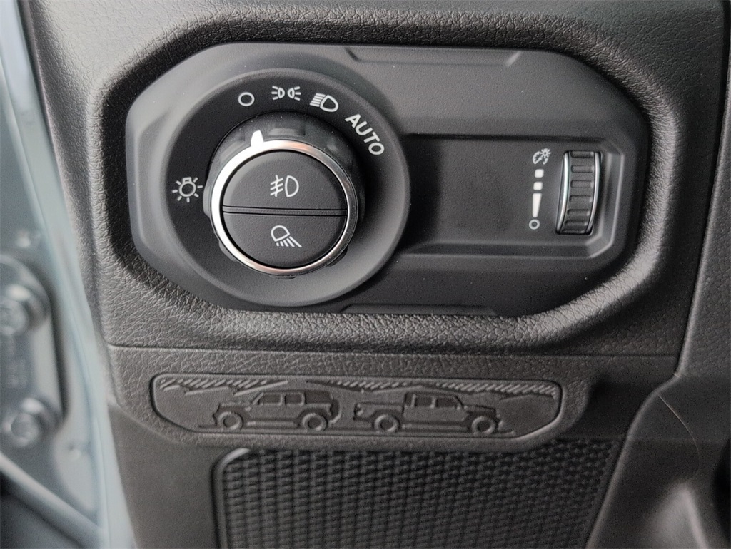 2025 Jeep Gladiator Sport photo 23