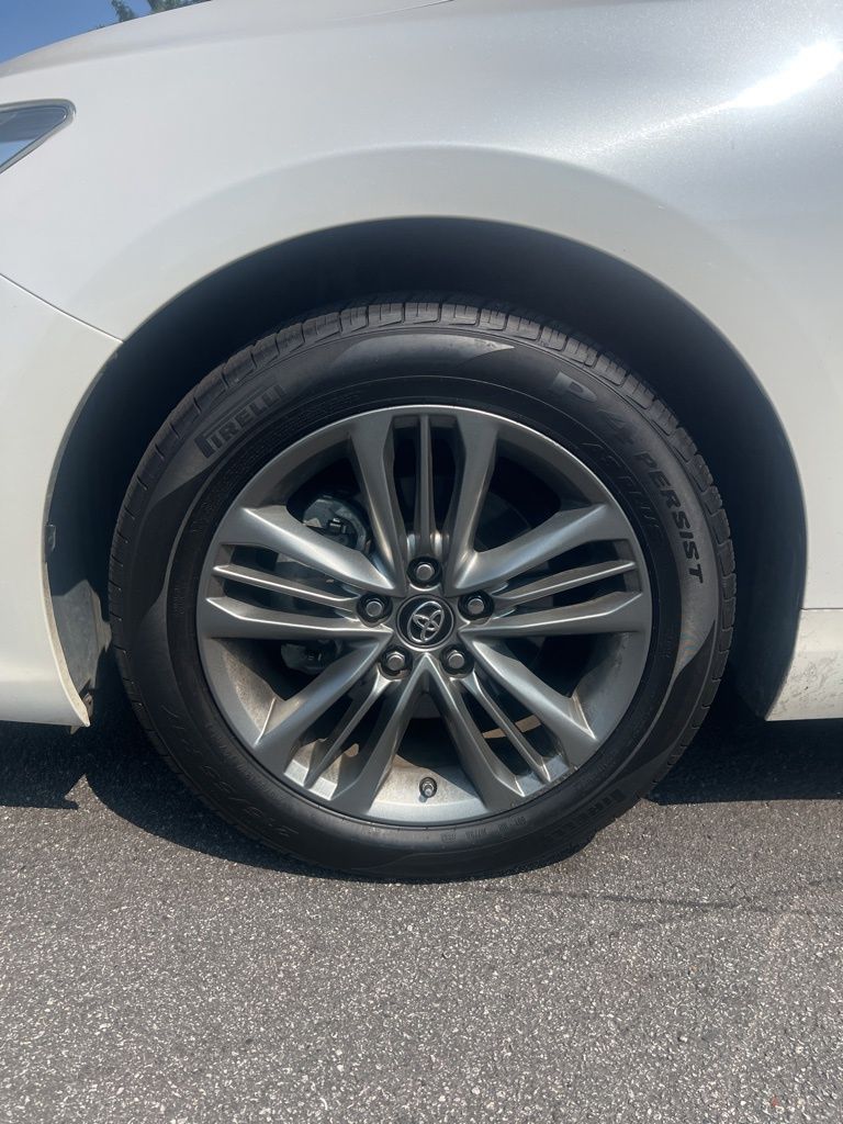 2017 Toyota Camry SE photo 10